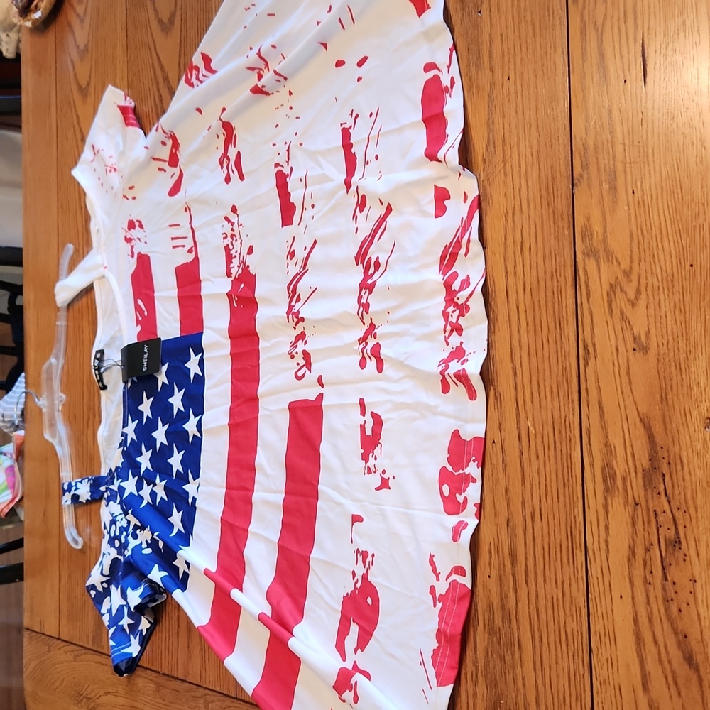 SheilLay Brand, Women's Top, Size Large, beautiful flag , red, white and blue - Picture 5 of 8